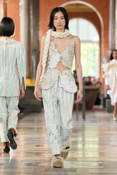 Look 23